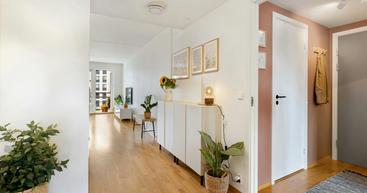 Photo d'un intérieur ordonné et accueillant